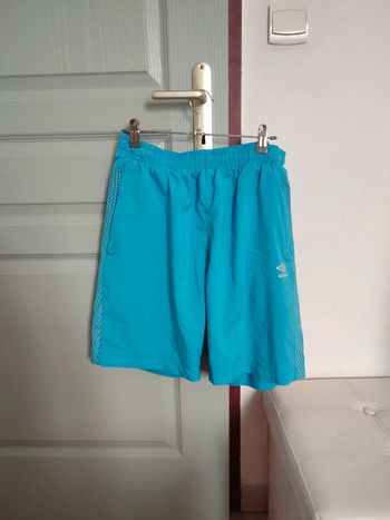 Short sport Umbro taille L
