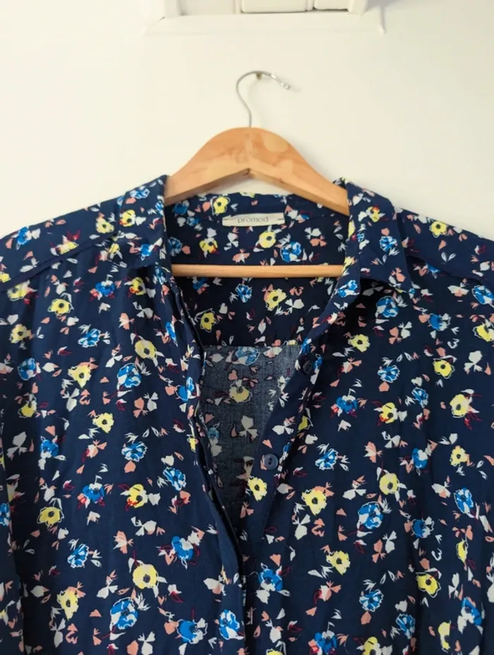 Robe bleu marine fleurie boutonnée casual chic avec poches Promod taille 38 - photo numéro 8