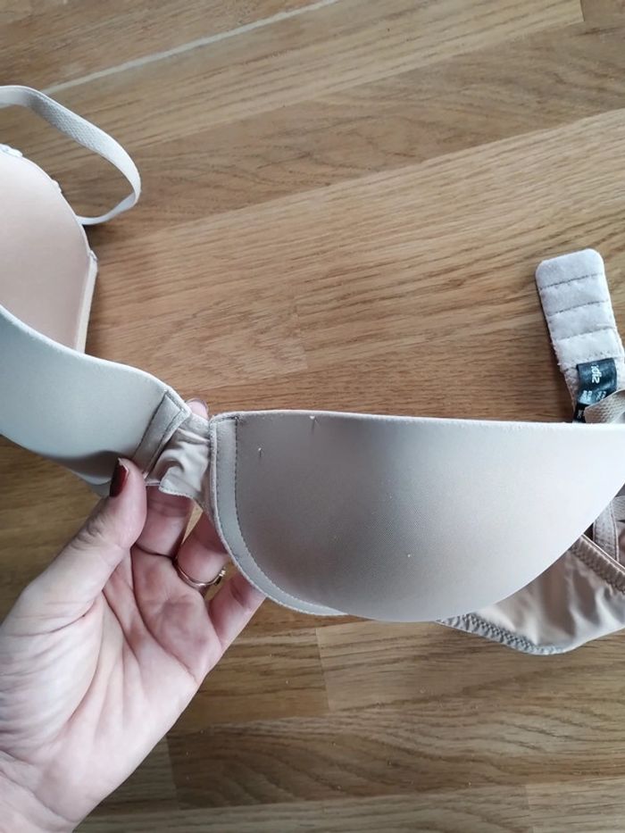 Soutien gorge couleur chair 95C 👙 - photo numéro 7