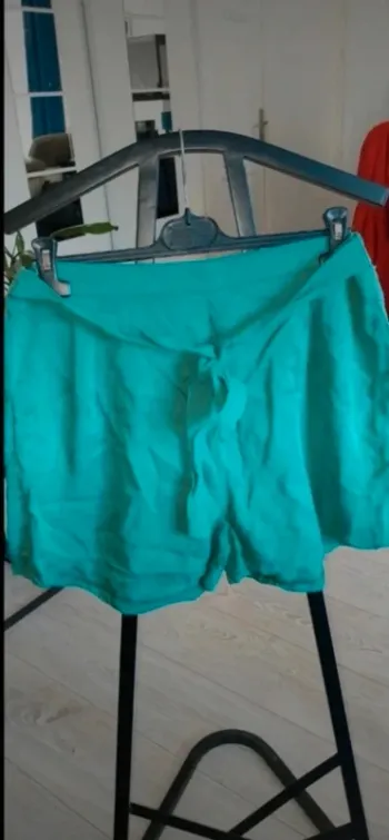 Short Kiabi neuf jamais porté. Taille 44.