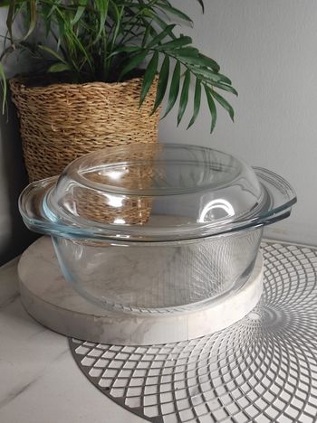 Ancienne cocotte en verre