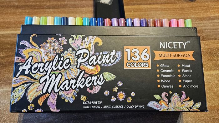 Crayons Acryliques neufs - photo numéro 4