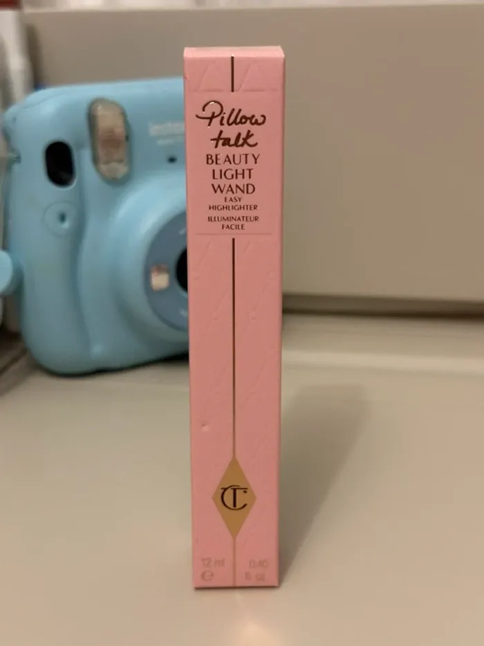 Highlighter enlumineur charlotte tilbury pillow Talk