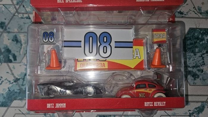 voitures cars Mattel neuves Disney Pixars neuves