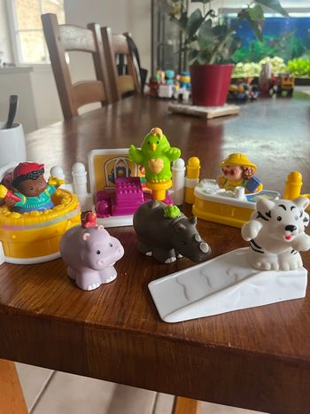 Animaux et accessoires Little people 