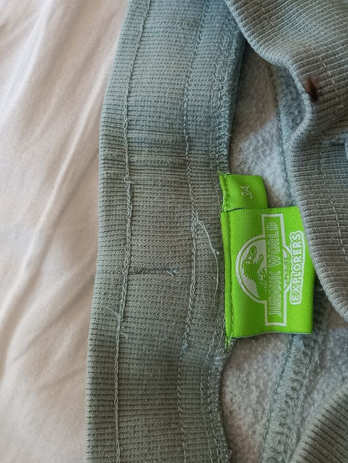 Joli pantalon dinosaures vert Jurassic World garçon 3 ans Kiabi - photo numéro 2