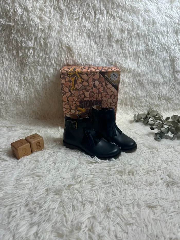 Paire de bottine Marine taille 28 Stones and Bones