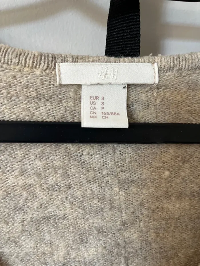 Pull col V beige gris - photo numéro 2