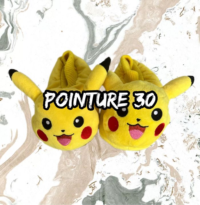 Chaussons hiver Pikatchu pointure 30