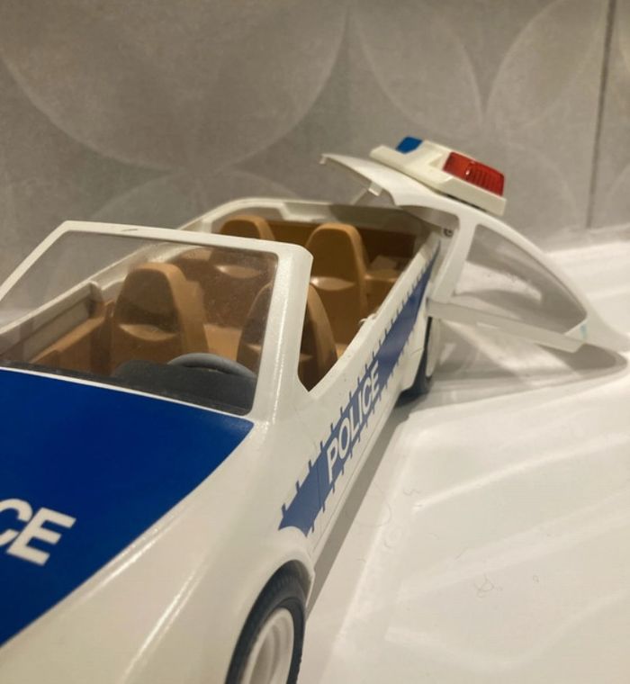 Voiture de Police Playmobil pour enfant - photo numéro 5