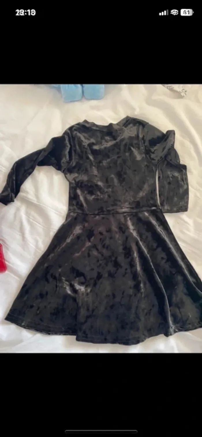 Robe noire velours - photo numéro 2