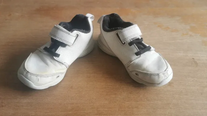 🌼Baskets enfant Decathlon T25 👟 scratch + lacets élastiques  pratique école  sport👟 - photo numéro 5