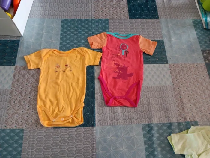 Lot de deux bodies 3 mois