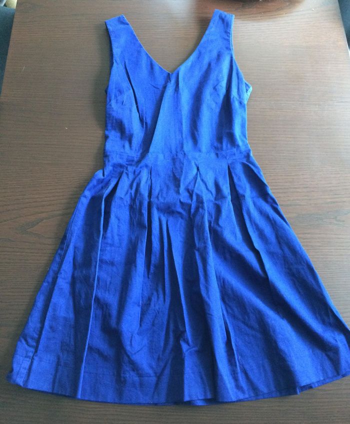 robe col V bleue T.36