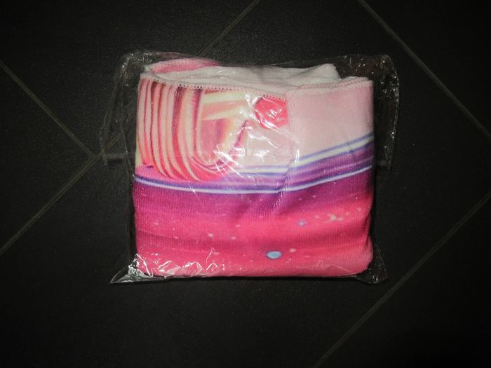 Serviette de plage Stitch neuve (drap de bain) - photo numéro 2