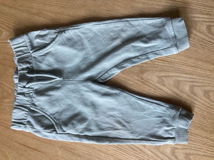 lot 2 pantalons de jogging en molleton bébé 9/12 mois - photo numéro 2