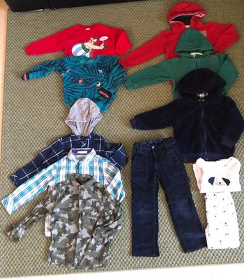 Lot vêtements garçon 4 ans excellent état