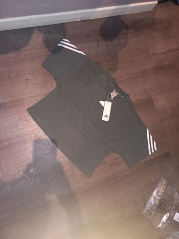 Neuf taille Xs marque Adidas