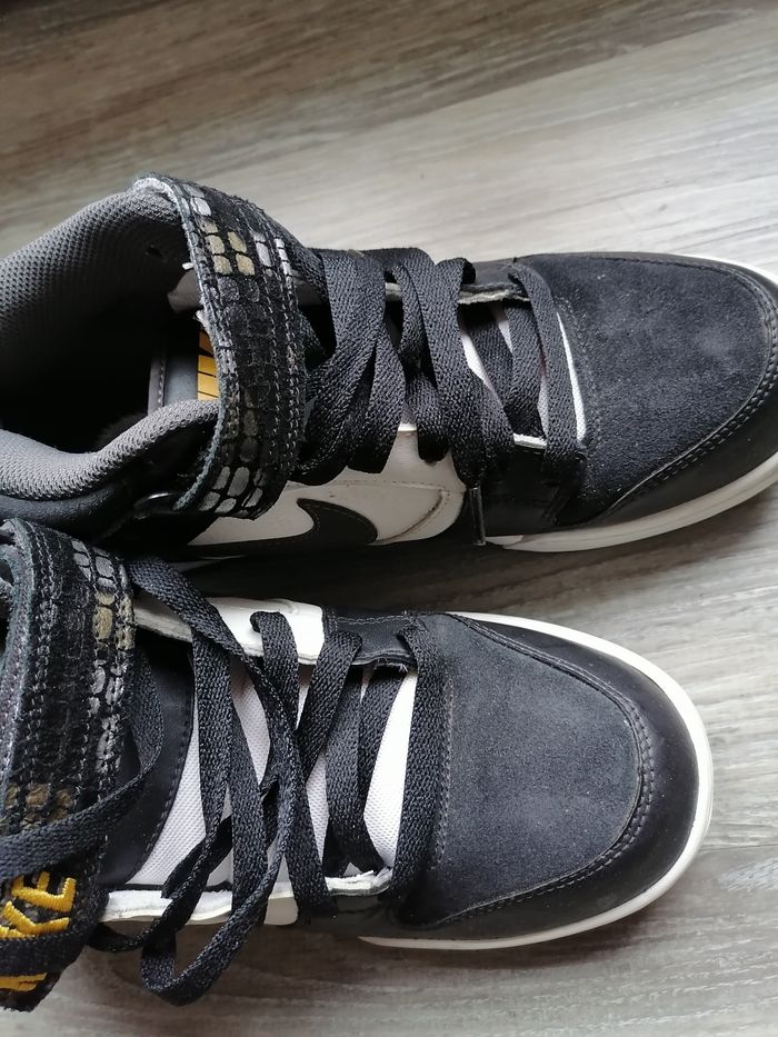 Sneaker noir et blanc pour homme avec inscription jaune - Nike - photo numéro 7