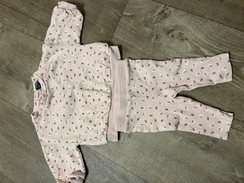 Ensemble, rose, 3 mois, très bon état, kiabi