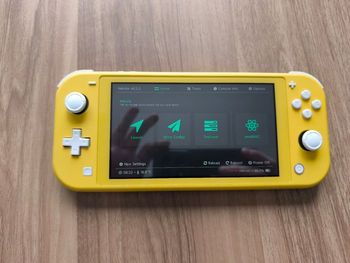 Console Nintendo switch lite jaune 