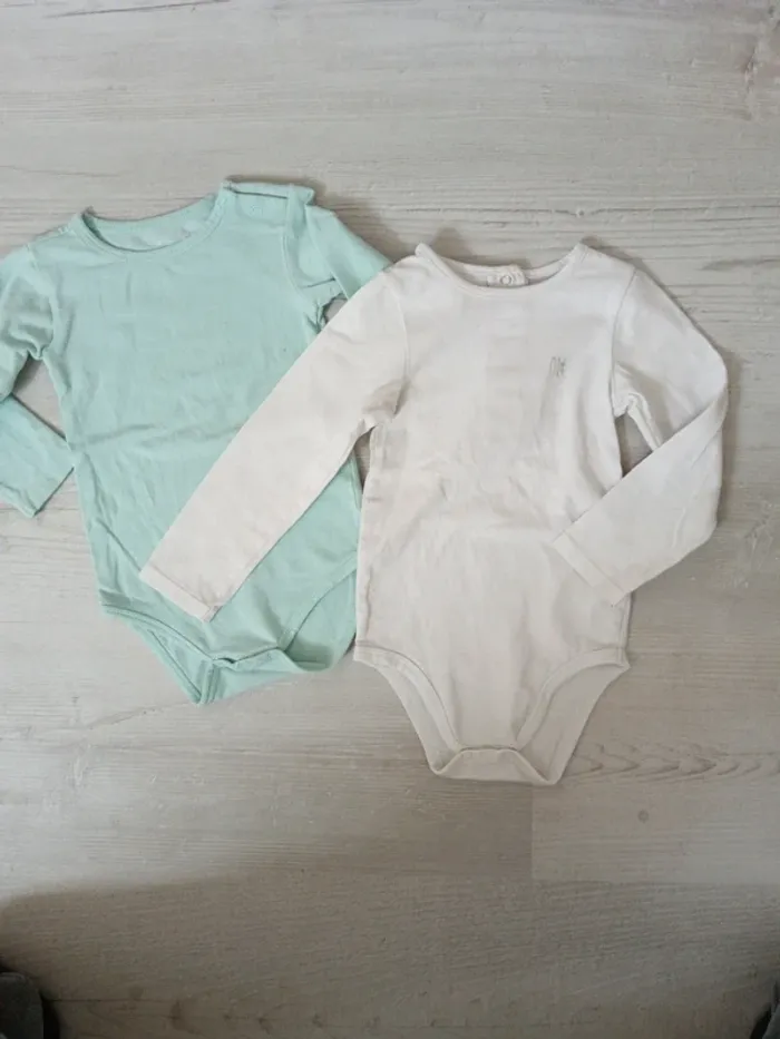 Lot de 2 bodies 18 mois