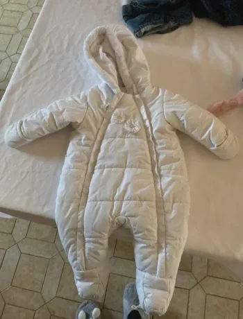 Combi pilote neuve bebe fille 6 MOIS