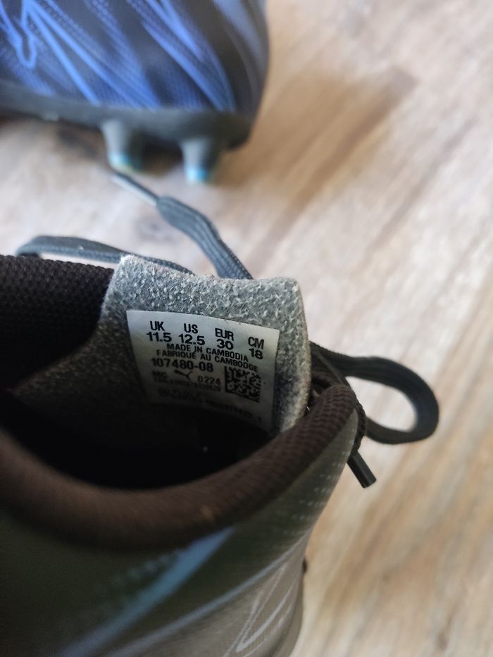 Chaussures de foot taille 30 - photo numéro 5