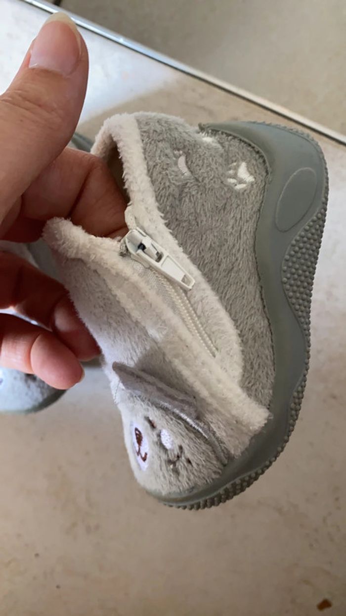 Petits chaussons souples gris 18 - photo numéro 2