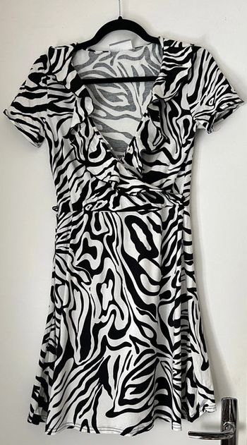 Robe courte zébré taille 38-40