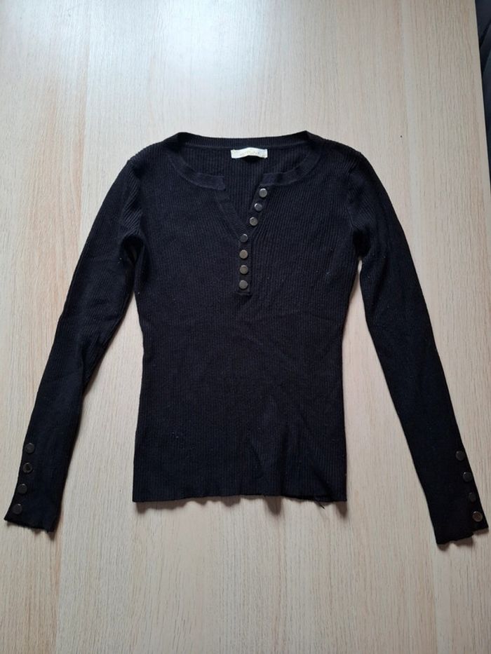 Pull noir