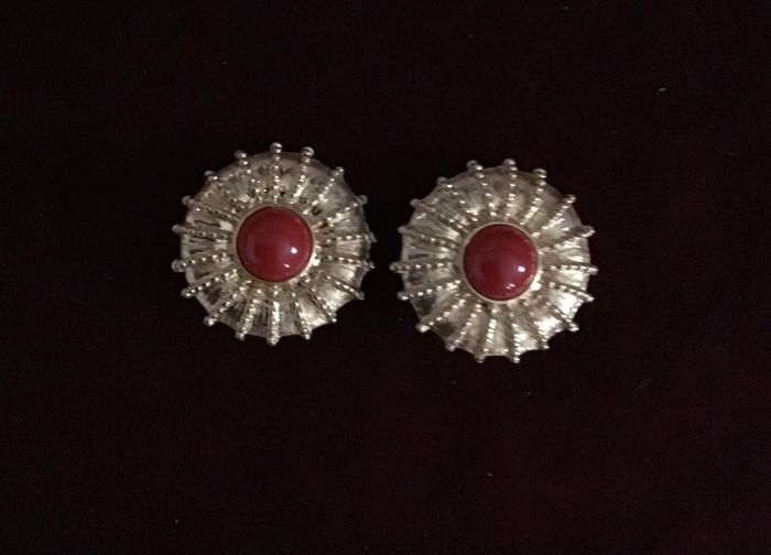 Très jolis clips vintage.Années 80