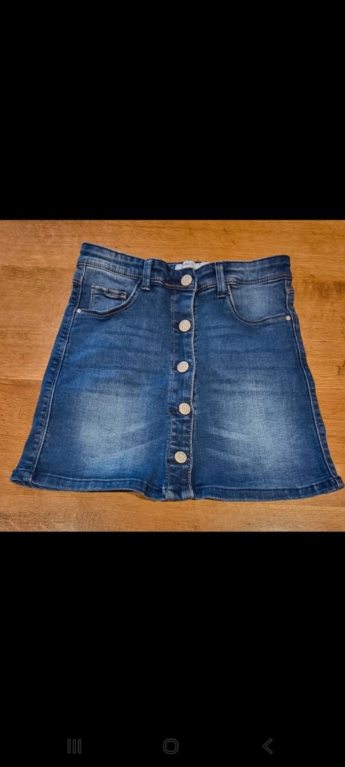Jolie jupe courte denim  taille 10 ans
