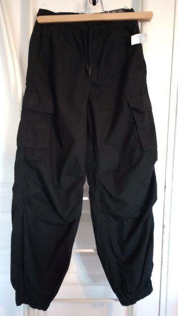 Pantalon C&A parachute 11 ans 