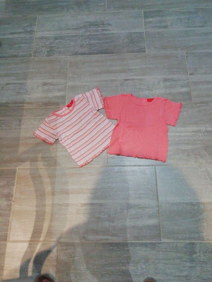 2 T-shirts 12 mois fille