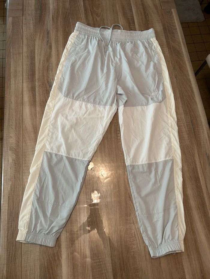 Jogging Nike neuf homme loose fit blanc et gris avec étiquette - photo numéro 3
