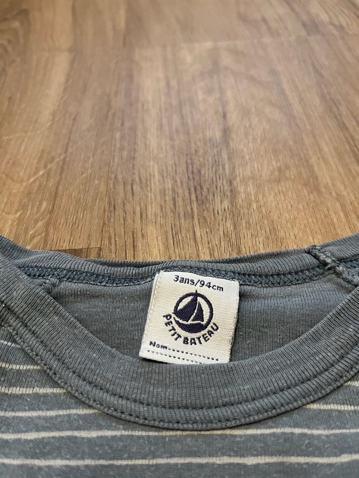 T shirt manches longues gris Petit Bateau enfant 3 ans très bon état - photo numéro 3