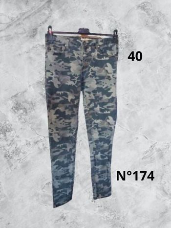 N°174 Pantalon militaire T40. Miss bon.