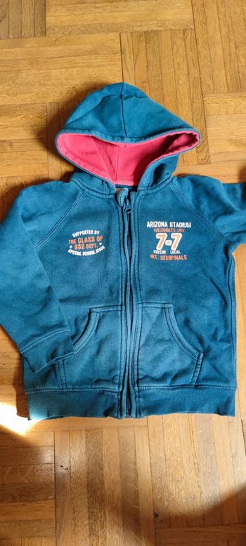 Gilet zippé à capuche 3/4 ans