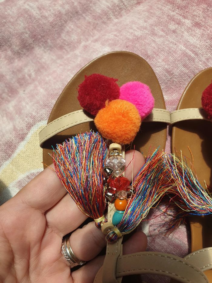Sandale pompons et perles - photo numéro 2