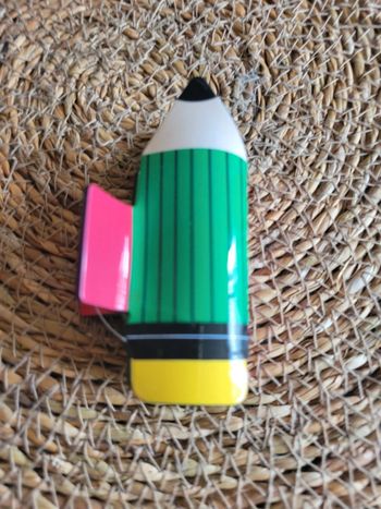 Pince crayon pour cheveux
