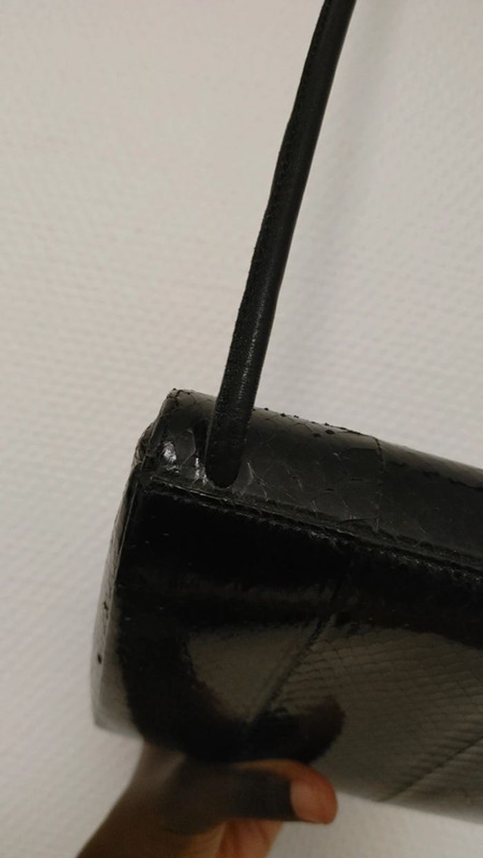 Magnifique sac vintage en cuir exotique noir longue bandoulière - photo numéro 10
