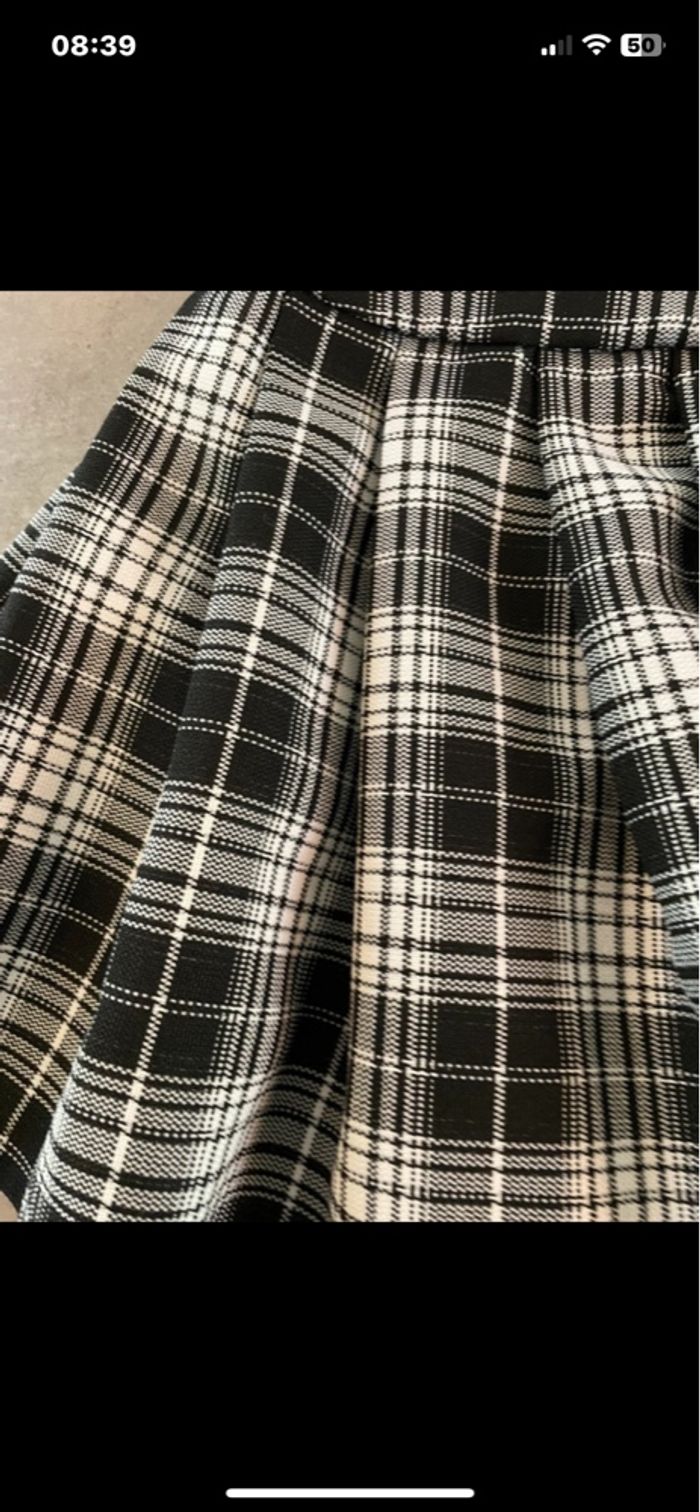 Jupe 10//11 ans - photo numéro 4