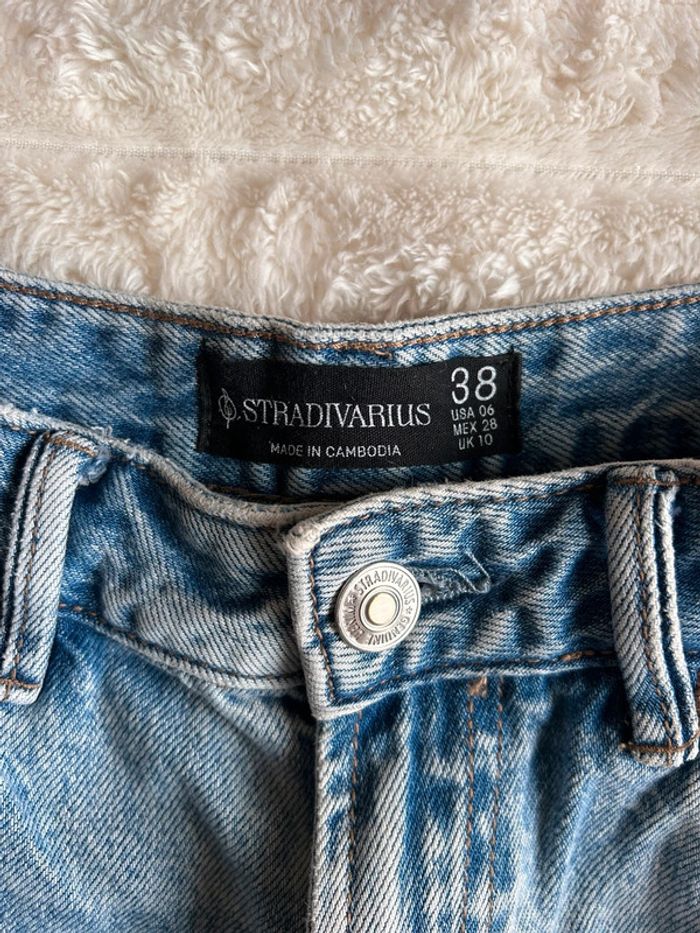 Jean troué bleu Stradivarius 38 - photo numéro 3