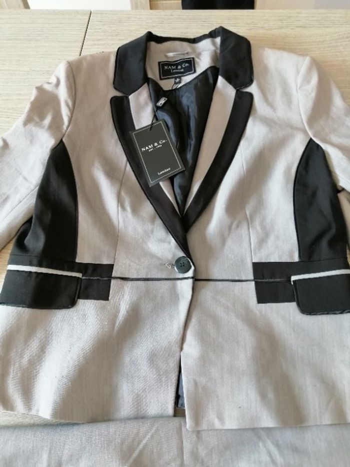 Joli tailleur jupe taille 18