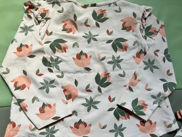 Joli ensemble pantalon/haut manches longues beige à fleurs 24 mois TAO - photo numéro 4