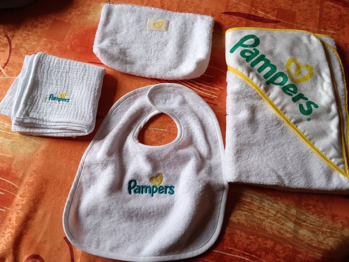 Sac à langer poussette tutete Pampers et divers accessoires - photo numéro 6