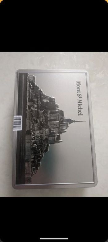 Boîte métallique vide grise. Taille unique.