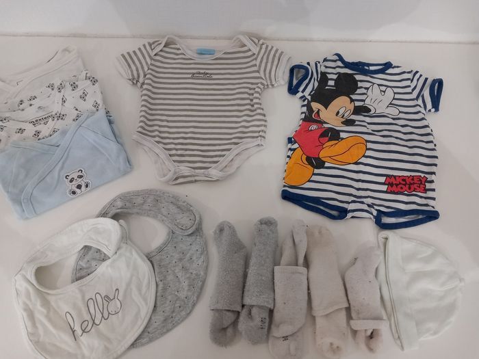 Lot bébé 1 mois