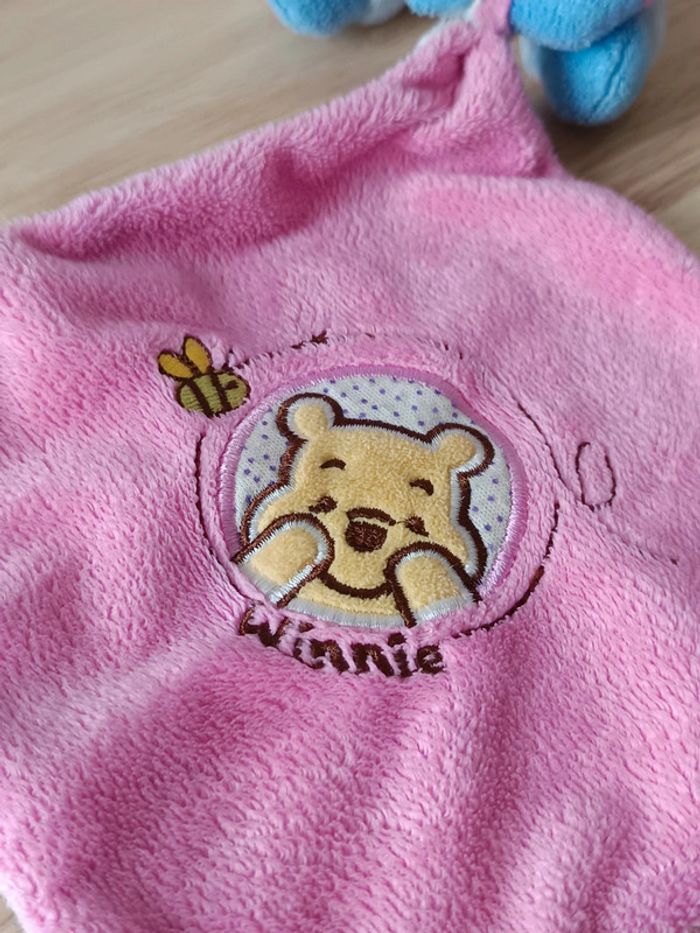Doudou bourriquet Winnie bleu et rose - photo numéro 3